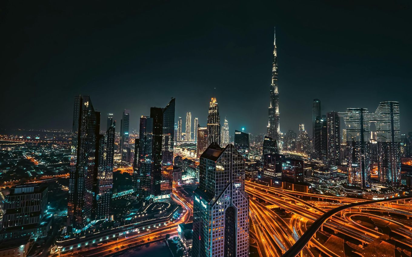 free-photo-of-dubai-city-skyline-at-night.jpeg